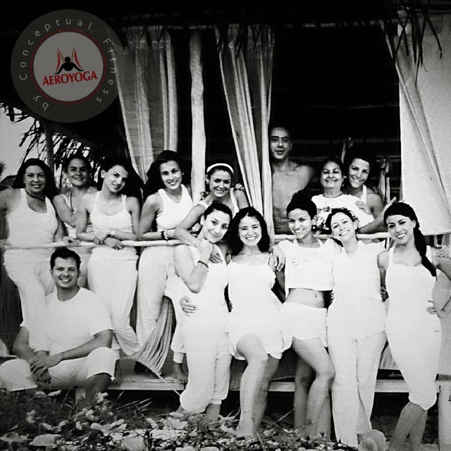En este album: Yoga Aereo by AeroYoga en Instagram.  Un recorrido fotográfico por la historia del Yoga Aereo by AeroYoga International desde la pasada década, a través de sus viajes, cursos de profesores y experiencias con el equipo de profesores y sus queridos alumnos.  In this album: Aerial Yoga by AeroYoga® on Instagram. A photographic journey through the history of Aerial Yoga by AeroYoga International,over the past decade, through its travels, teaching courses and experiences with the team of teachers and dear students. Follow Aerial Yoga by AeroYoga® on Instagram www.aeroyoga.com/instagram