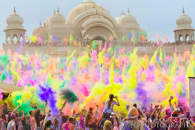 Sassylittlenails The Colorful Festival Of Holi St Effy Moom Free Coloring Picture wallpaper give a chance to color on the wall without getting in trouble! Fill the walls of your home or office with stress-relieving [effymoom.blogspot.com]