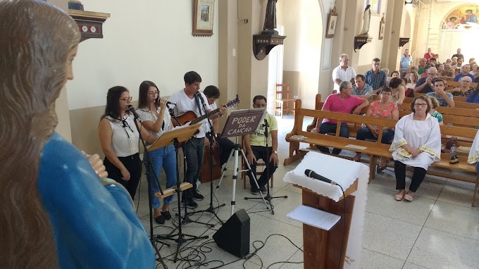 COMUNIDADES CELEBRAM A ABERTURA DO MÊS DE NOSSA SENHORA