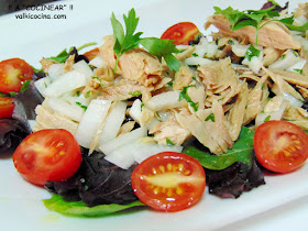 Ensalada de brotes tiernos y melva o atún