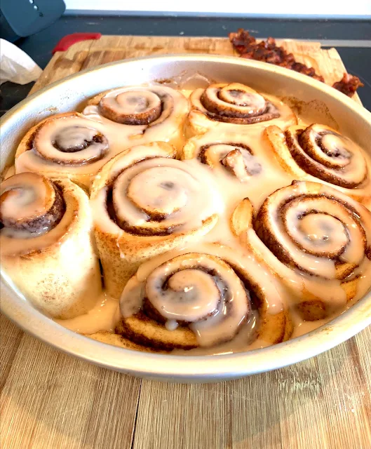 Quick Cinnamon Rolls - Lauren@Mizhelenscountrycottage