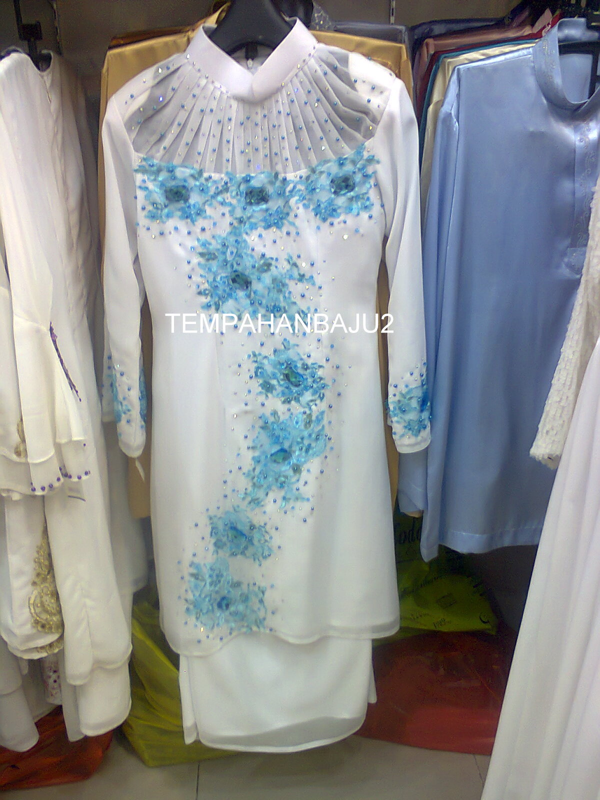 TEMPAHAN BAJU  KOLEKSI  BAJU  KURUNG  MODEN 