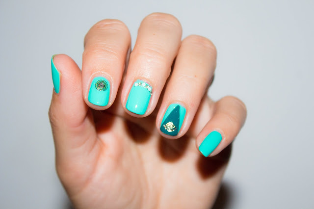 manucure-vernis-mint-kurebazaar-caicos-kiss