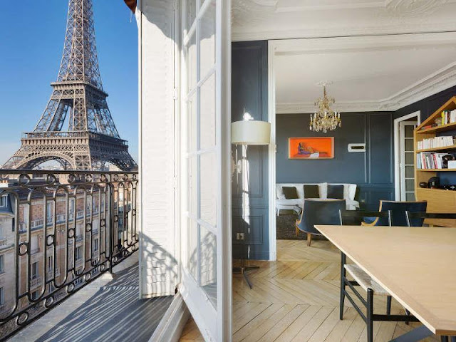 Picture of the apartment and Eiffel Tower outside