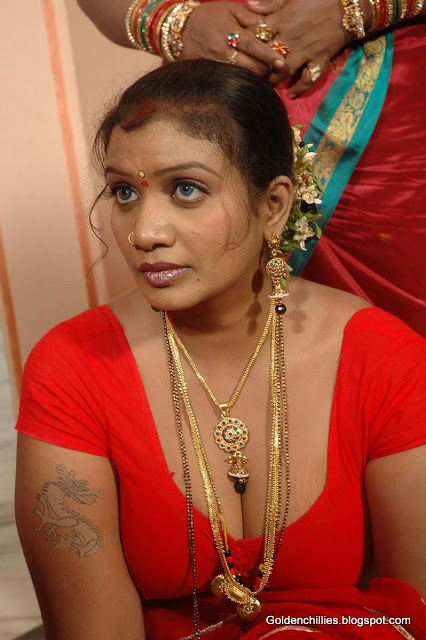 aunty navel show hot 
