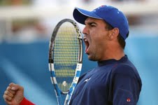 Víctor Estrella avanza en el qualifying del USA Open de Tenis