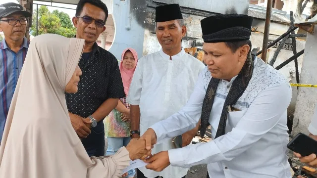 Irwan Basir Batu Korban Kebakaran di Koto Tangah: Hati-hati Menggunakan Alat Listrik