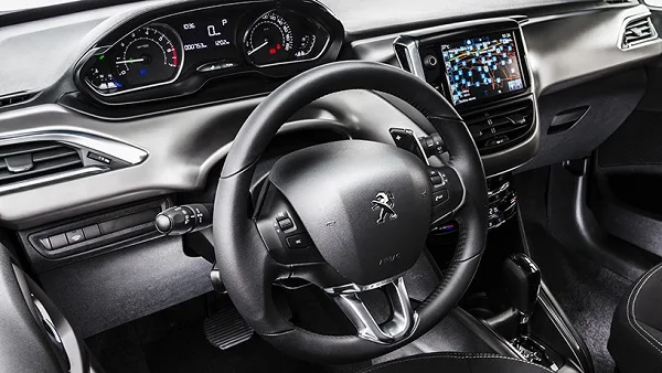 interior Peugeot 208 2016