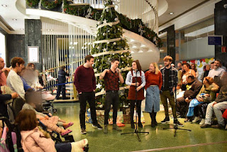 Encendido del árbol de Navidad en el hospital de Cruces