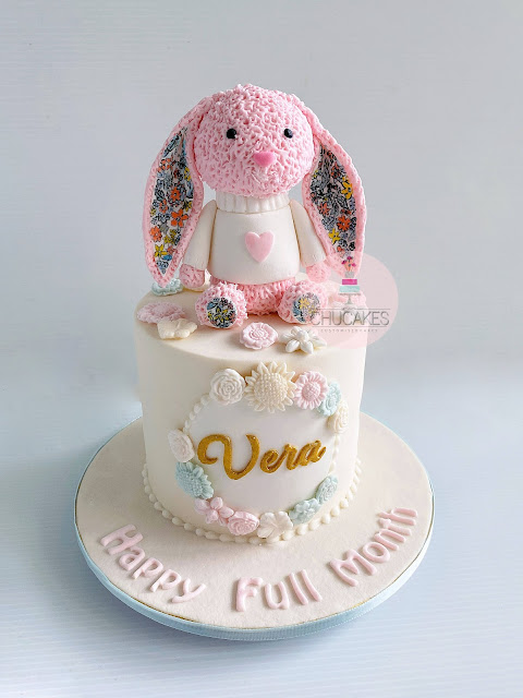 fondant cake jellycat bunny rabbit cake flower flowers chucakes