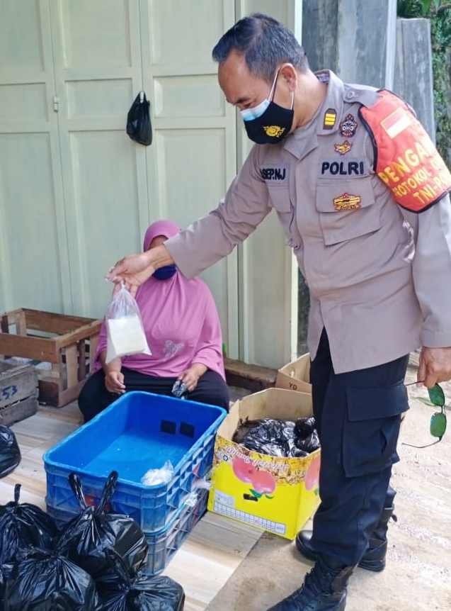 Kegiatan Monitoring Penyaluran BPNT di E_Waroeng di Wilkum Polsek Puspahiang