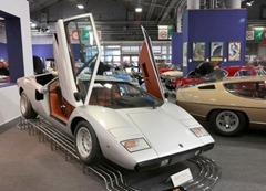 120 Lamborghini LP400 Countach