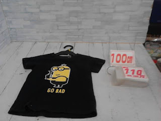 中古品　子供服　１００㎝　ミニオンプリント　ブラック　半袖Tシャツ　１１０円