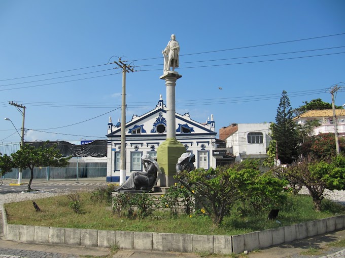 Obra da Praça Colombo praticamente concluída. Veja o antes e o depois