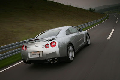 2010_gtr_nissan_turing_back_view