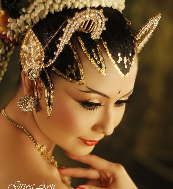 NoUrA Griya AyU Rias Pengantin ModerN Yogya Paes  Ageng 