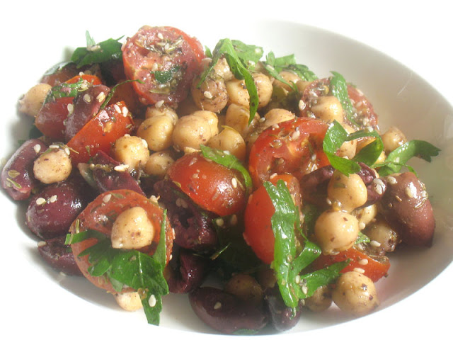 chickpea tomato salad