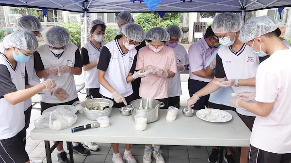 員林高中慶祝母親節 學子親手包水餃謝親恩