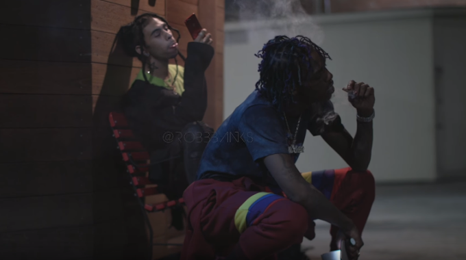 Robb Bank$ ao lado de Famous Dex no videoclipe 'ILYSM'