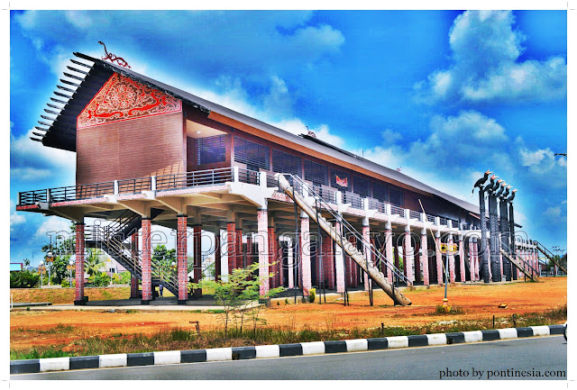 Rumah Adat Radakng Kalimantan Barat