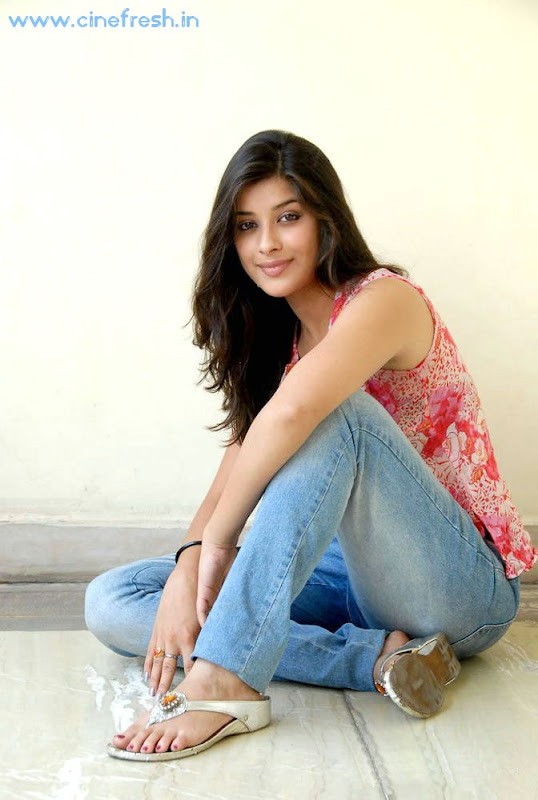 Madhurima New Hot N Cute Photoshoot gallery hot photos