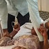 गाजीपुर में जामुन तोड़ने पेड़ पर चढ़ी किशोरी को 11 हजार वोल्ट का लगा करंट, वाराणसी रेफर