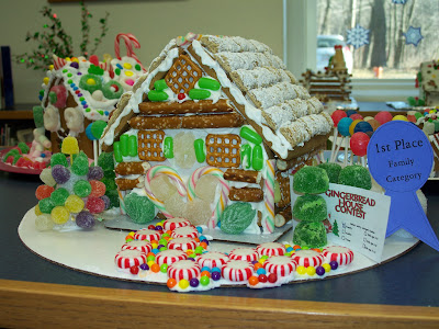 2011 gingerbread family category winner