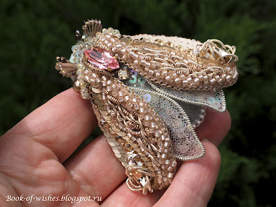 cicada brooch