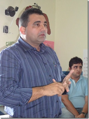 PREFEITO NALDINHO PARTICIPA DA REUNIÃO E OUVE REIVINDICAÇÕES DO POVO
