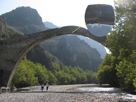 7 Jembatan Terekstrim di Dunia 2. The Old Bridge of Konitsa