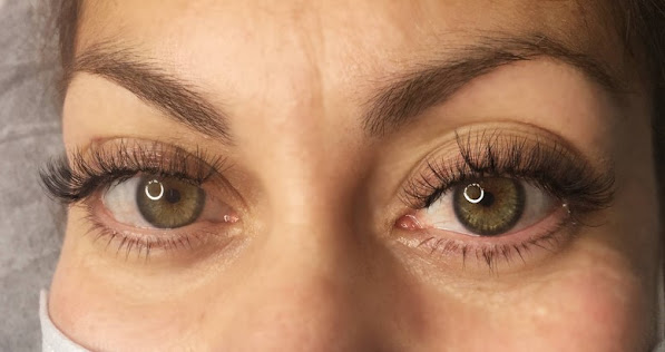 Bagaimana Cara Mengatasi Eyelash Extension yang Menggumpal? Dan Peyebabnya!