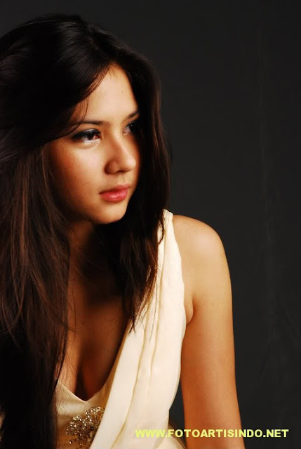 Foto Hot Artis Cantik Jessica Mila Agnesia - Ada Yang Asik