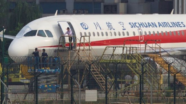 China Sichuan Airline Pilot Yang Tersedot Keluar Dari Pesawat Selamat