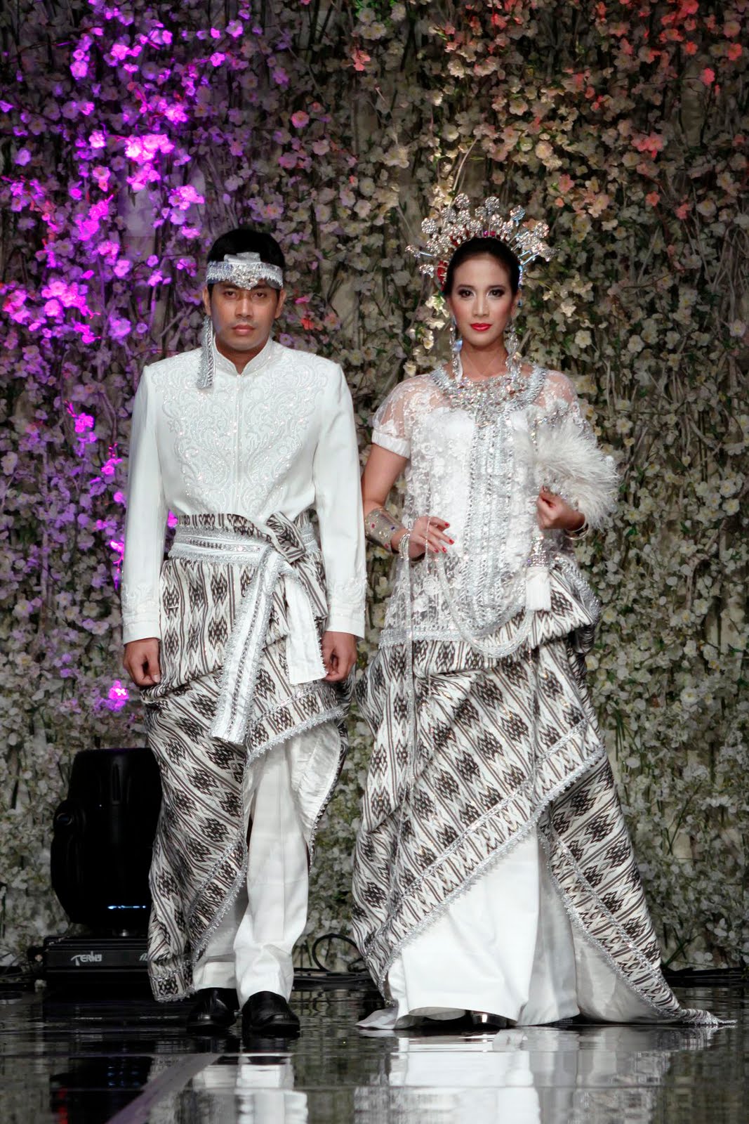 Ashgive com Baju  Tradisional Pasangan Pengantin  Suku Kaum 