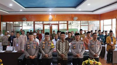 Satgas Madago Raya Gelar Peningkatan Kemampuan Imam Masjid dan Pegawai Syara di Touna.