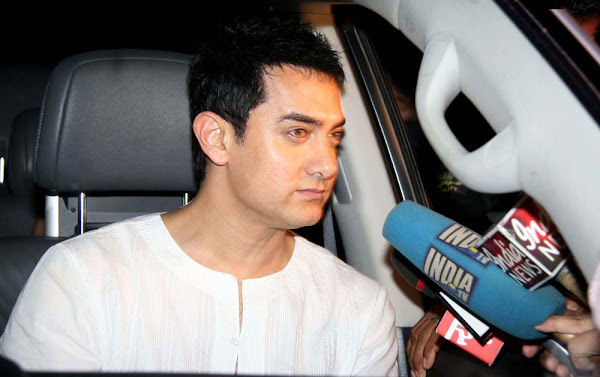 Aamir Khan  Wishes Amitabh Bachchan On His Birthday show stills