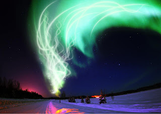  Aurora Borealis di atas Danau Bear, Alaska