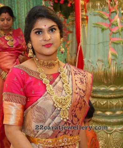 Pretty Lady in Grand Lakshmi Haram