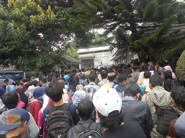 Bazar Buku murah pt gramedia asri media Maguoharjo depok sleman yoyakarta