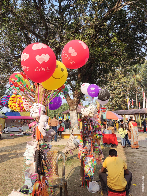 Balloons, Masks, Toys vendor waiting for customers