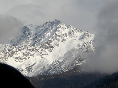 capped Himalayas of Garhwal inward Uttarakhand IndiaTravel; Auli, inward the Himalayas of Uttarakhand: H5N1 Photo Essay.