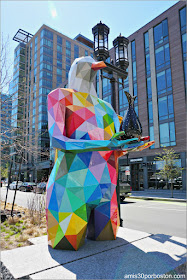 Exposición de Okuda San Miguel en el Seaport District de Boston