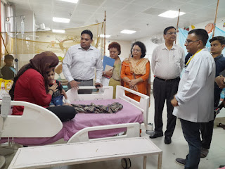 Health secretary visit dengue ward