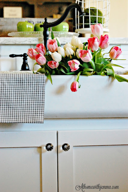 Farm house sink, flowers, Spring, decorating, styling a kitchen