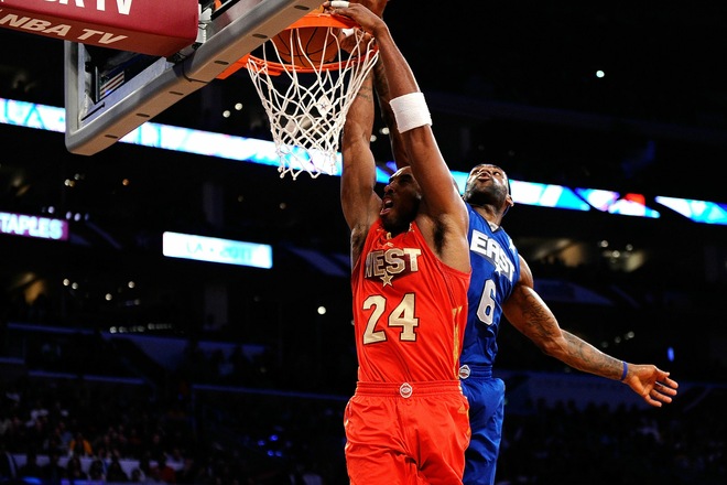 paul pierce dunking on chris bosh. dunks that d by chris bosh