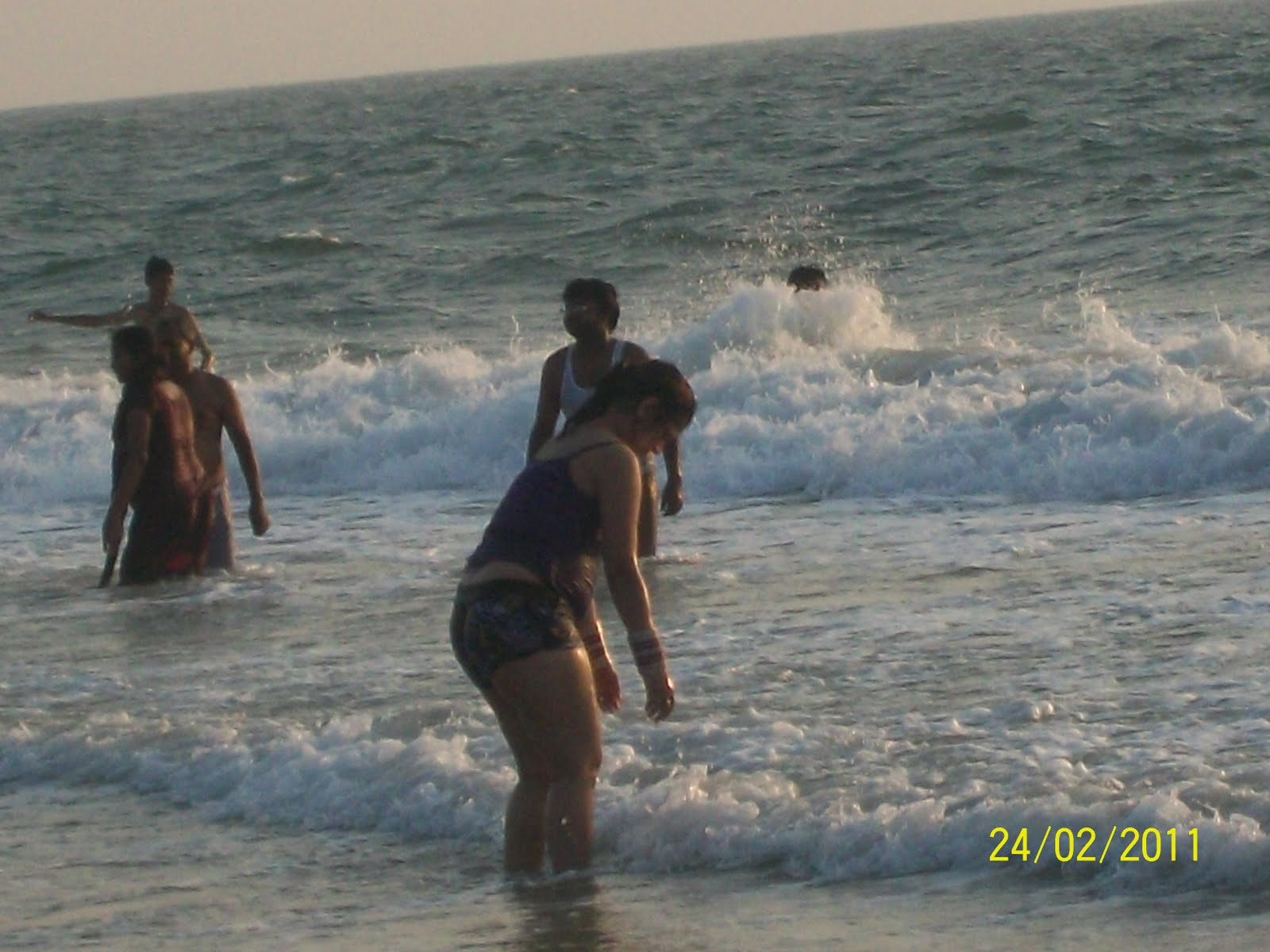 Glamorous girls: Hot girls and Babes Enjoying on Goa Beach