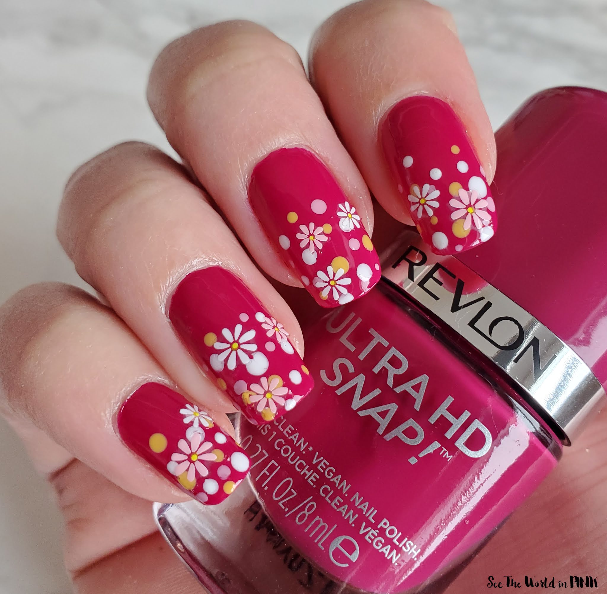 Manicure Monday - Daisy Dotticure Nails