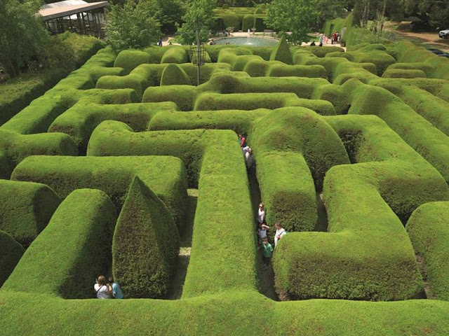 The 9 most unusual hedge mazes in the world