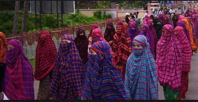 Hijab dan Cadar Inilah Pakaian  Adat  di Nusa Tenggara 