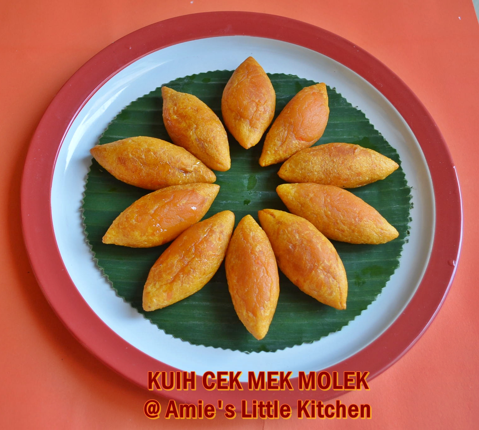 AMIE'S LITTLE KITCHEN: Kuih Cek Mek Molek : MALAYSIAN FOOD 